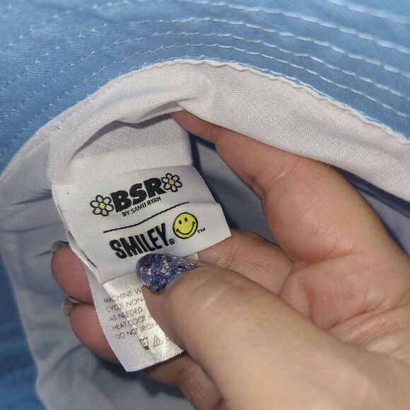 BSR By Sami Ryan Smiley Bucket Hat - Picture 9 of 9